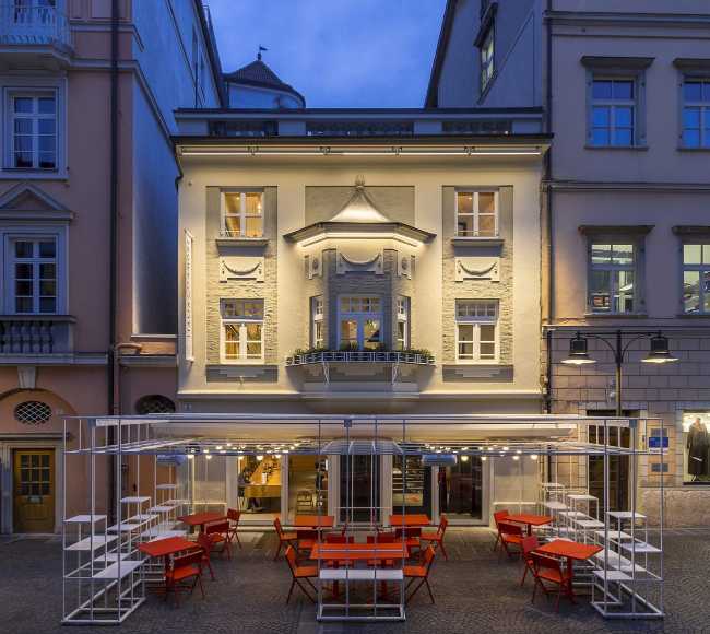 Palazzo storico esterno